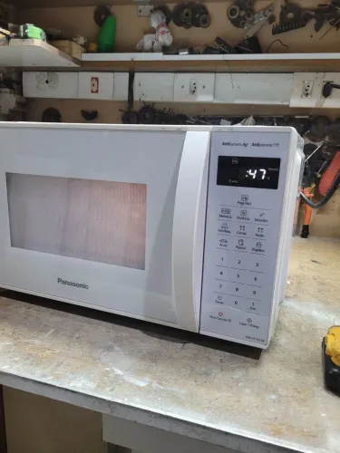 Forno micro-ondas panasonic usado 20L