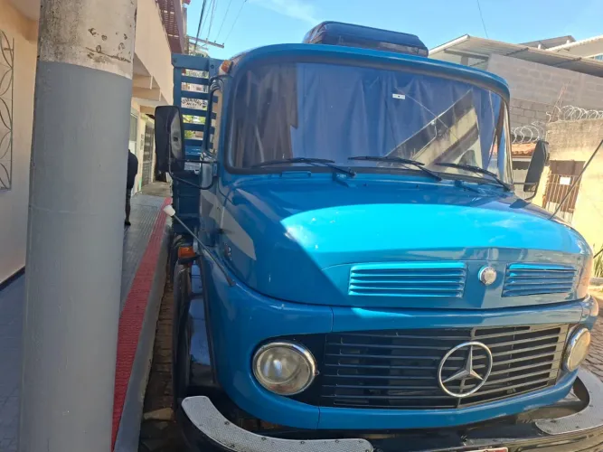 Caminhão DIREÇÃO HIDRÁULICA E TODO REVISADO E