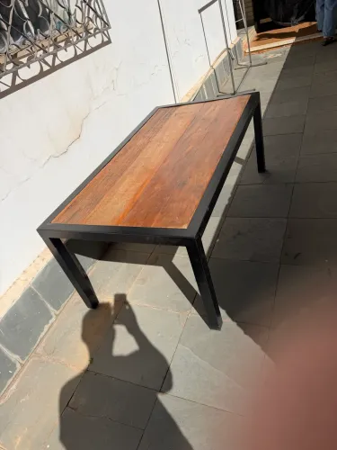 Mesa metalon tampo peroba rosa medidas 1.50 por 80 por 60 altura