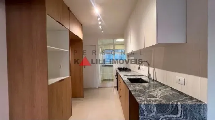 Apartamento com 3 dormitórios à venda em Moema