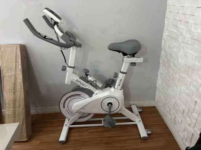 Bike Spinning ergométrica 10kg inércia semi nova