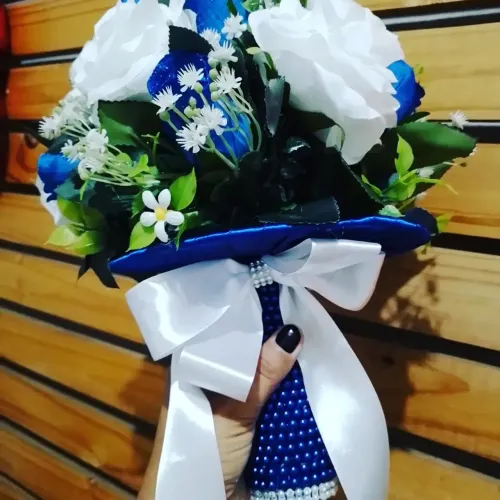 Buquê de noiva azul e branco