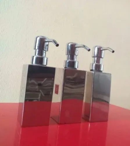 conjunto de saboneteiras em aco inox.