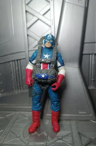MARVEL UNIVERSE/ CAPITÃO AMÉRICA - PARATROOPER