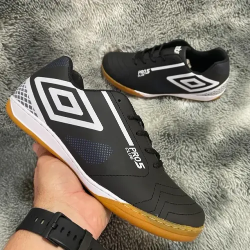 Chuteira Futsal Umbro masculina V Burn