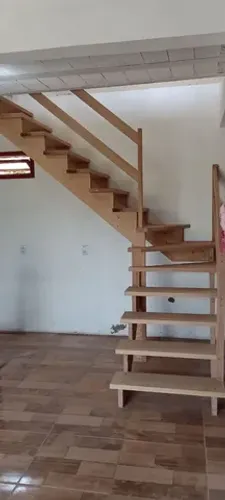 Escadas de madeira