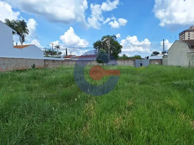 Venda de Terreno / Padrão na cidade de Artur Nogueira