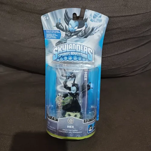 Boneco Hex Skylanders na caixa