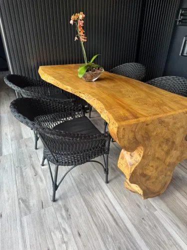 Poltronas em alumínio revestido com tricô nautico 67x48x82. 650 cada
