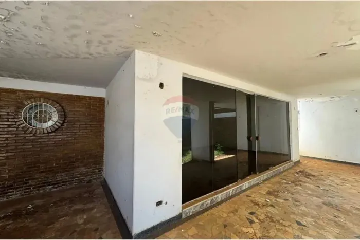 Casa comercial de 3 quartos (2 suítes) de 319 m² no Bosque por R$350.000,00