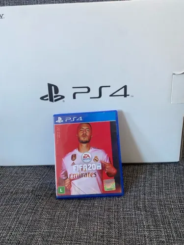 PS4 em ótimo estado - 1TB.