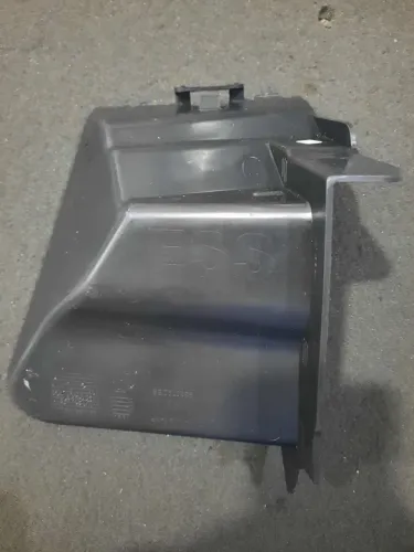 Moldura convergente parachoque dianteiro esquerdo Renault Duster 2012 em diante