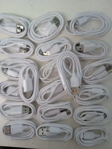 Vendo lote de cabo fones e caixinha 