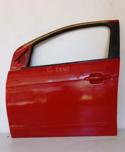 Porta dianteira esquerda do Fiat Gran Siena