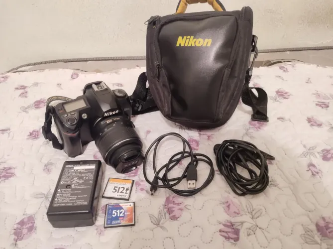 Nikon D70S 
