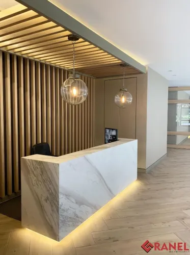 Bancadas para recepção - Granito, quartzo e mármore 