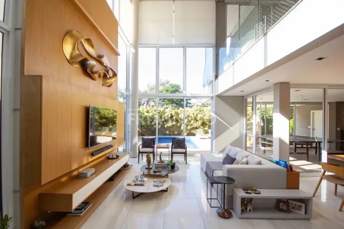 Casa para venda ou locação no condomínio Alphaville