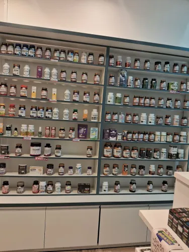 Estantes Expositoras para Loja de Suplementos / Farmácia / Cosméticos