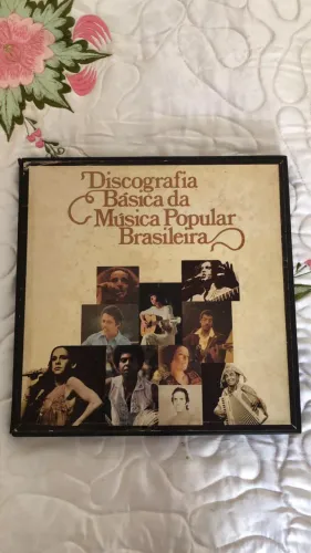 Discografia básica da música popular brasileira.
