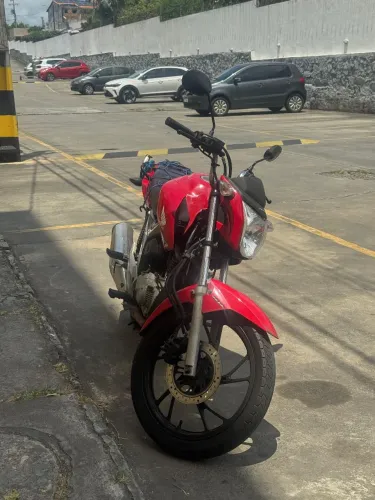 Vendo faz 160 vermelha em ótimo estado de conservação,só transferir 