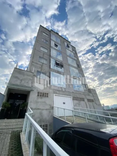 APARTAMENTO SEMI MOBILIADO COM 2 QUARTOS PARA LOCAÇÃO