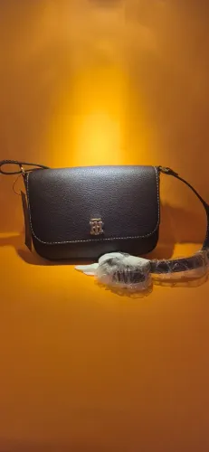 Bolsa Tommy Hilfiger azul, tira colo, couro sintético, original com etiqueta.