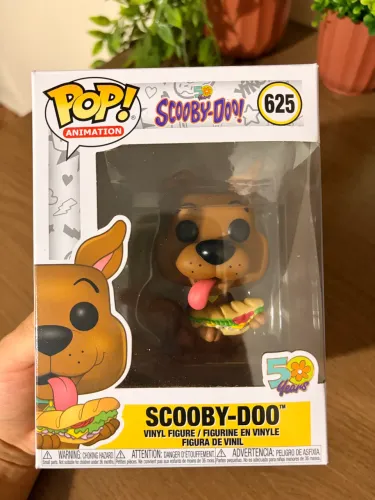 Boneco Funko Pop Scooby Doo com sanduíche edição 50 anos 