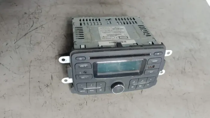 Rádio Original Renault com código 