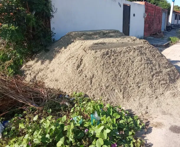 Areia para construção, entrega rápida.