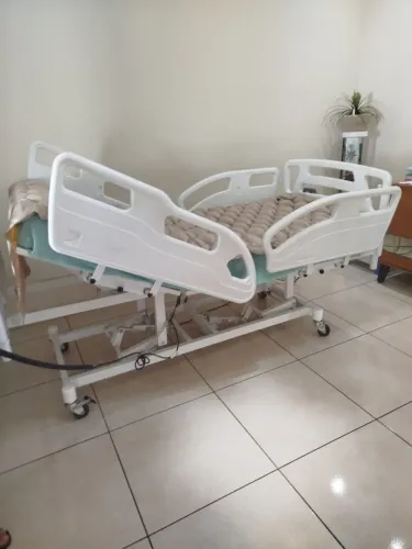Vendo cama hospitalar 