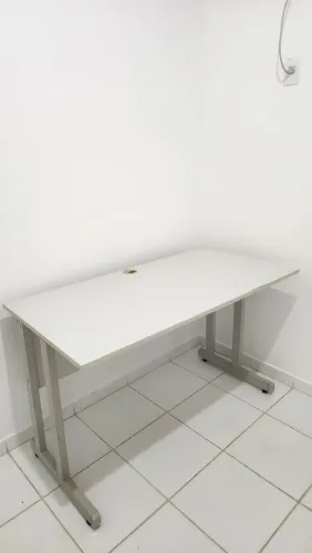 Mesa Branca MFD de escritório boa