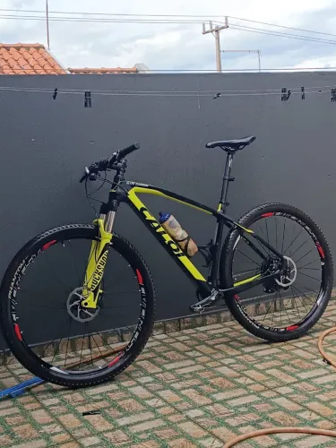 Caloi elite carbon sport