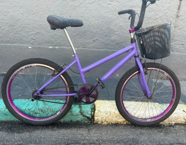 Bicicleta aro 24 lilás