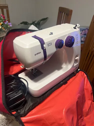 Máquina Elgin Pratika