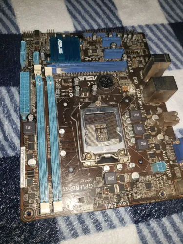 Placa-Mãe Asus (retirada ou conserto)