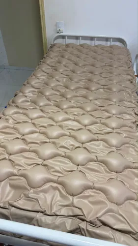 Cama Hospitalar Manual Dellamed + Colchão Pneumático Antiescaras