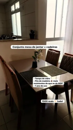 Conjunto mesa de jantar + 4 cadeiras de madeira