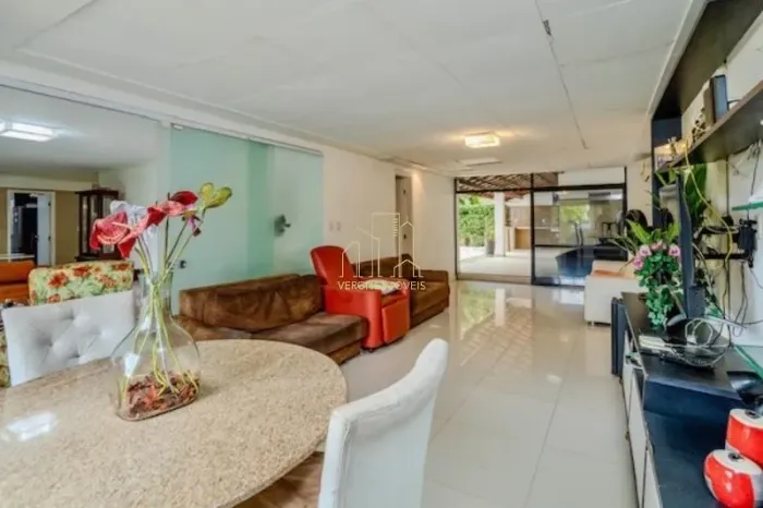 Casa à Venda no Condomínio Veredas do Sol | Jaguaribe | 4 Suítes | 350 m² Construídos