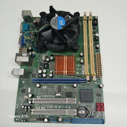 Vendo Essa placa mãe e prossessador DDR2 só não tem as memórias funcionando 100%