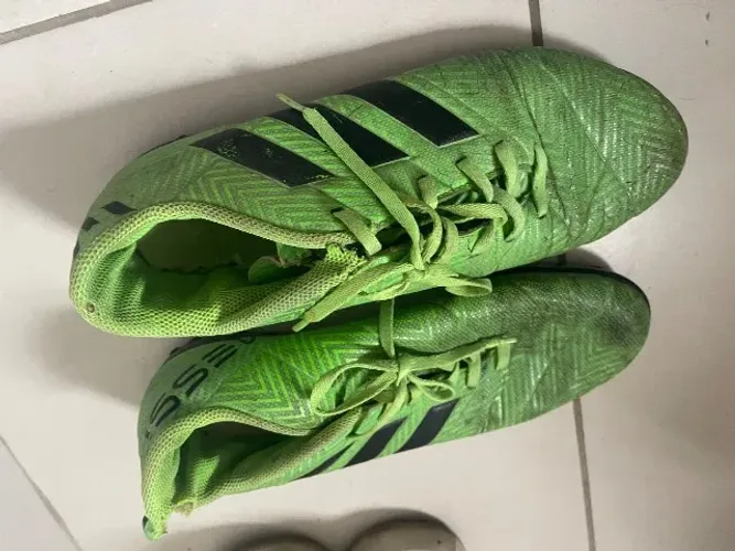 Chuteira society Messi Adidas 41
