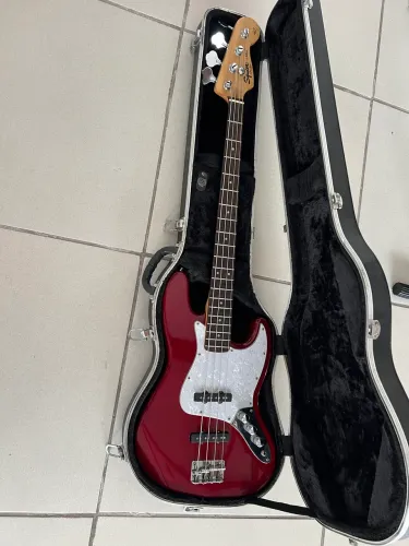 Baixo Fender Squier jazz bass 