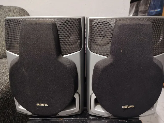 Par de caixa as custica Aiwa