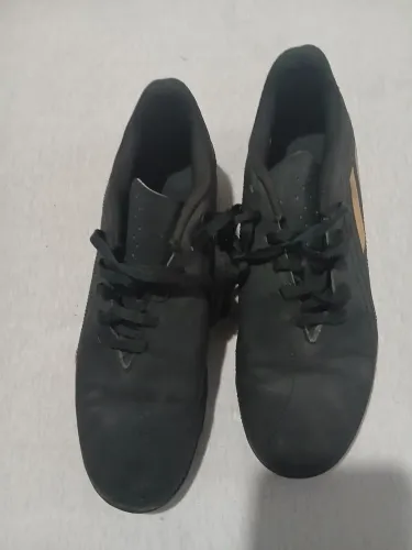 Chuteira Adidas n37