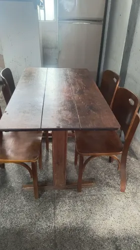 Conjunto de mesas e cadeiras - OFERTA!