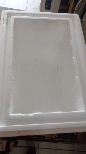 Vendo caixa Isopor