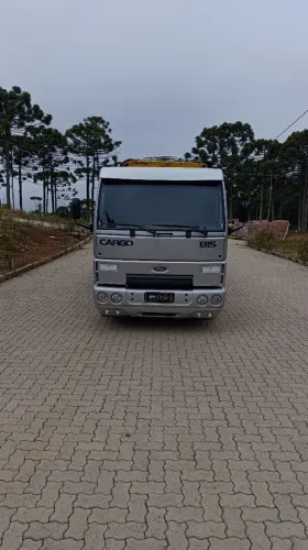 Caminhão Cargo Munck
