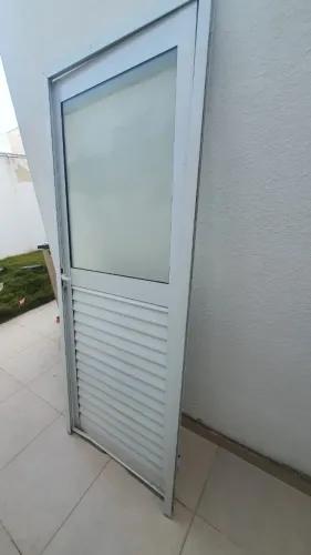 Porta Alumínio Branca Vidro Jateado 210x82