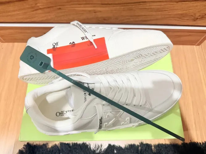 Off white original tamanho único 42