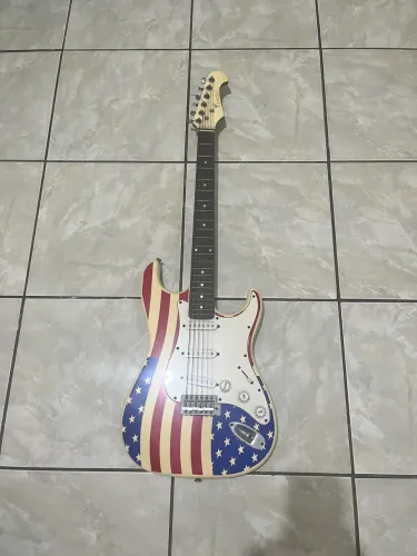 Guitarra Stratocaster STS001 e pedaleira