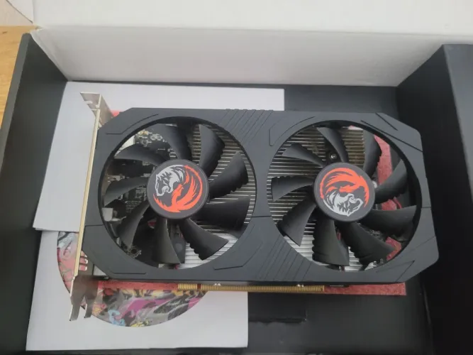 RX 550 4GB EM ÓTIMO ESTADO.